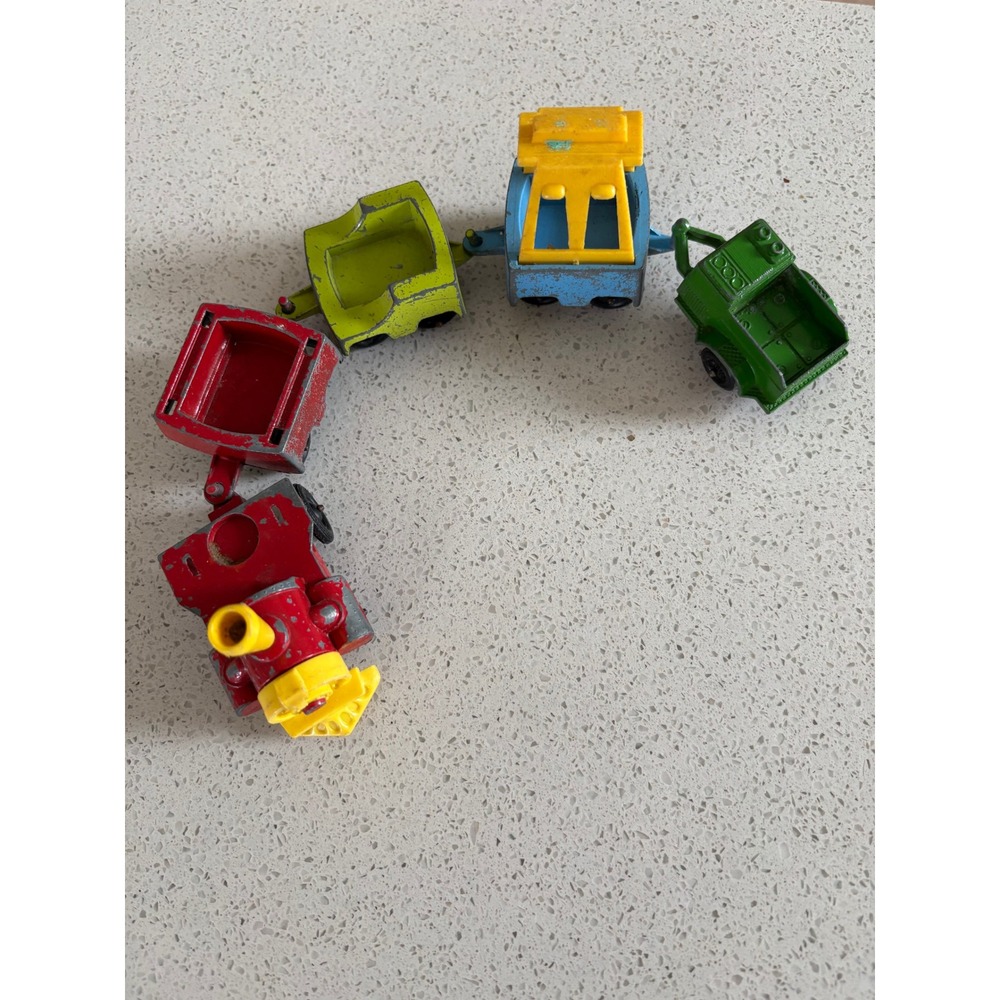 Vintage 60s Tootsietoy Diecast Metal Train Set 5‎ Piece Collectibles Retro MCM